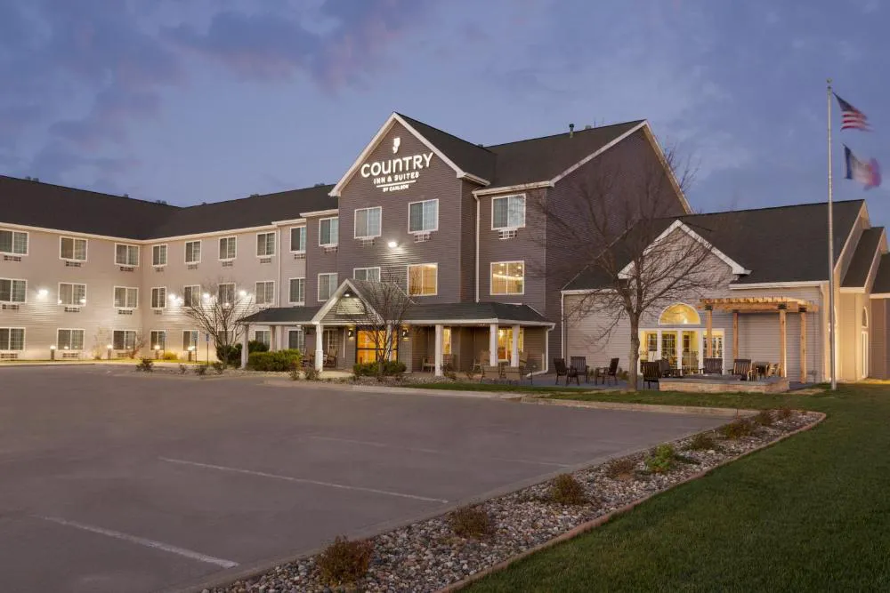 Country Inn & Suites by Radisson, Ames, IA hotel hero