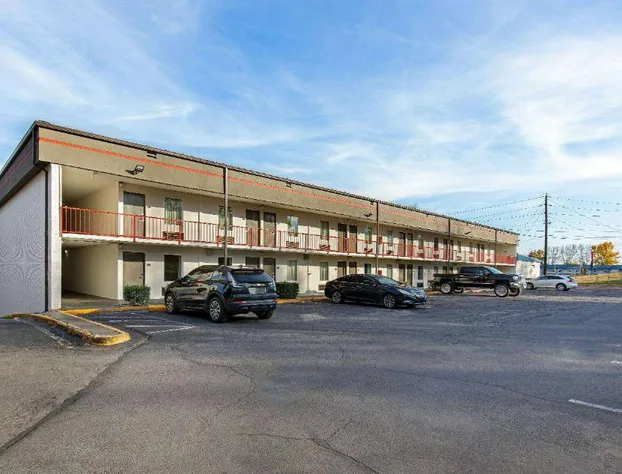 Super 8 by Wyndham Kingsport hotel detail image 1