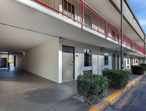 Super 8 by Wyndham Kingsport hotel detail image 2