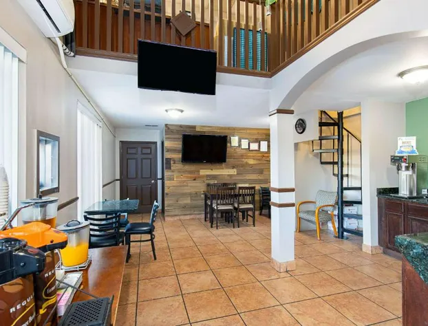 Super 8 by Wyndham Kingsport hotel detail image 4