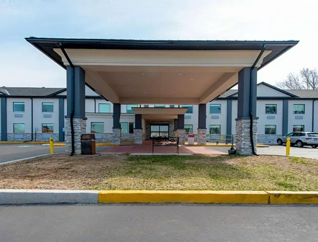 Quality Inn Mishawaka - South Bend hotel detail image 1