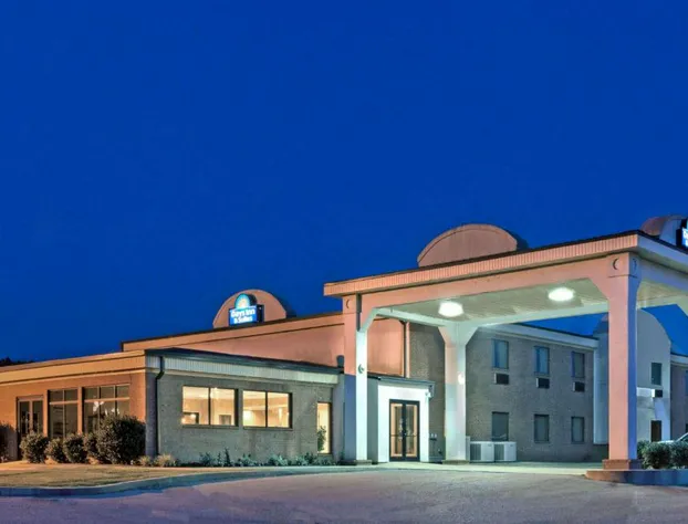Days Inn & Suites by Wyndham Wynne hotel detail image 4