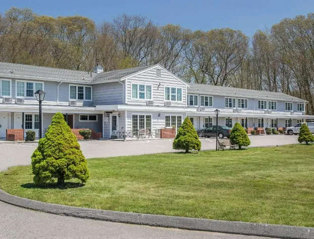 Rodeway Inn Waterford - New London hotel detail image 1