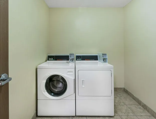 Super 8 by Wyndham Fountain hotel detail image 3