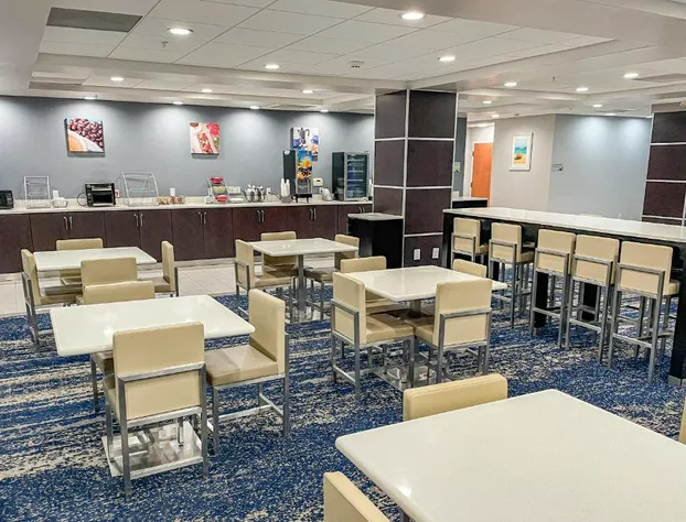 Wingate by Wyndham Panama City Area Lynn Haven hotel detail image 2