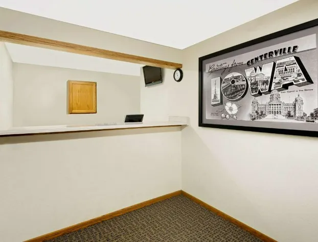 Super 8 by Wyndham Centerville hotel detail image 2