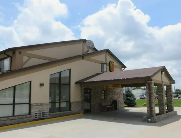 Super 8 by Wyndham Centerville hotel detail image 1