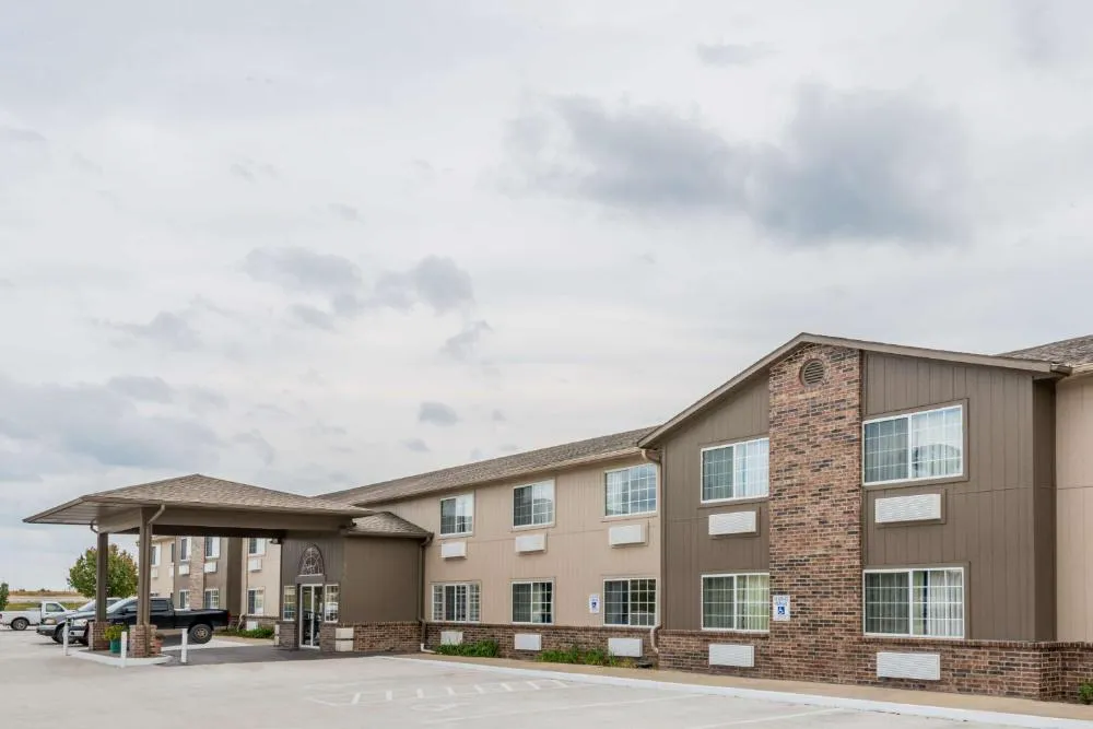 Super 8 by Wyndham Gardner hotel hero