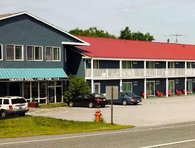 Colonial Inn Ellsworth hotel detail image 1