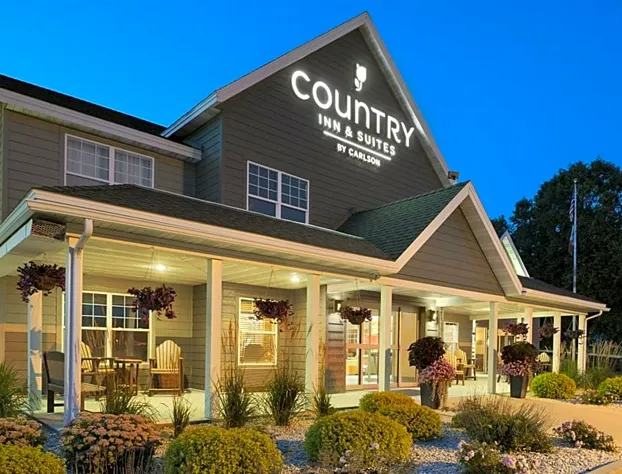 Country Inn & Suites by Radisson, Decorah, IA hotel detail image 2