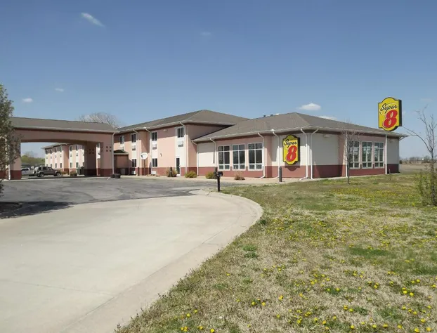 Super 8 by Wyndham Iola KS hotel detail image 2