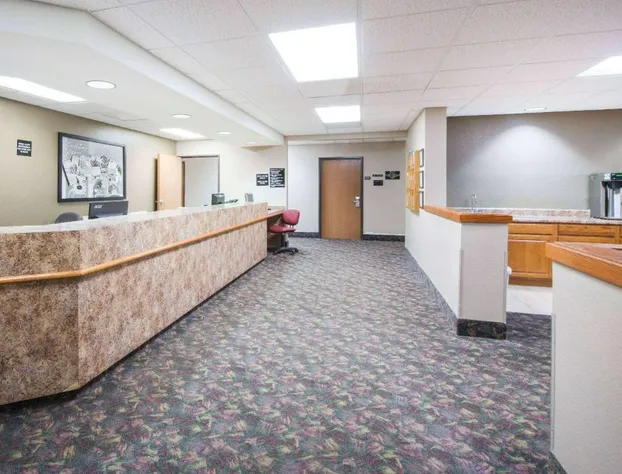 Super 8 by Wyndham Iola KS hotel detail image 4