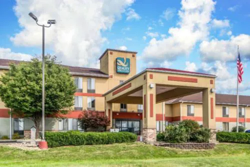 Quality Inn & Suites Lawrenceburg hotel hero