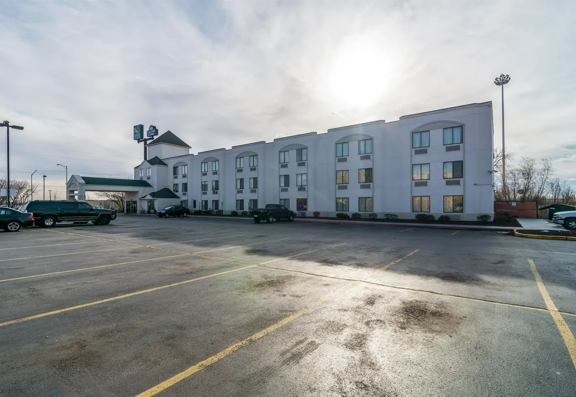 Motel 6 Harvey, IL hotel hero