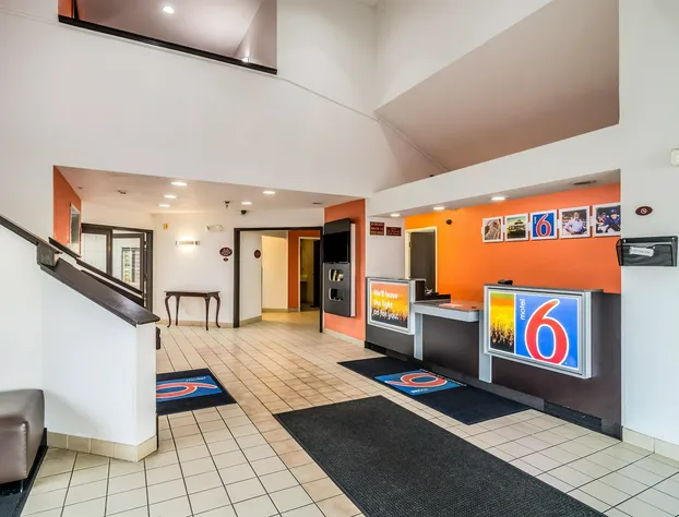 Motel 6 Harvey, IL hotel detail image 3