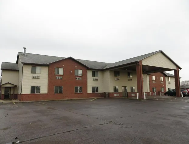 Super 8 by Wyndham Monmouth IL hotel detail image 1