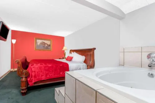 Ramada by Wyndham Henderson/Evansville hotel detail image 3