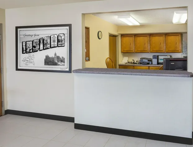 Super 8 by Wyndham Hebron Lowell Area hotel detail image 1