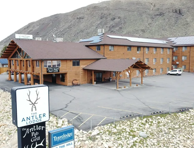 Antler Lodge - Gardiner MT hotel detail image 1