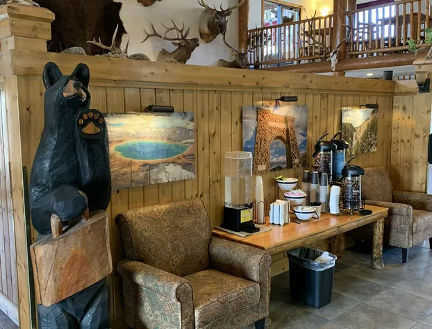 Antler Lodge - Gardiner MT hotel detail image 3