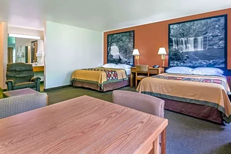 Super 8 by Wyndham Louisa hotel detail image 3