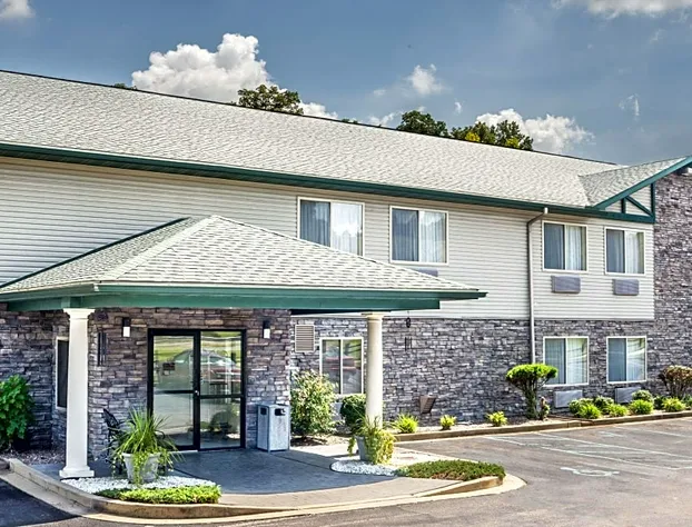 Super 8 by Wyndham Louisa hotel detail image 1