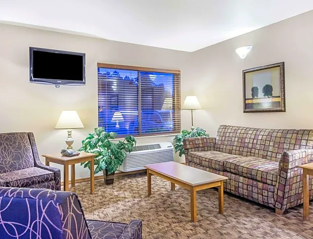 Super 8 by Wyndham Louisa hotel detail image 3