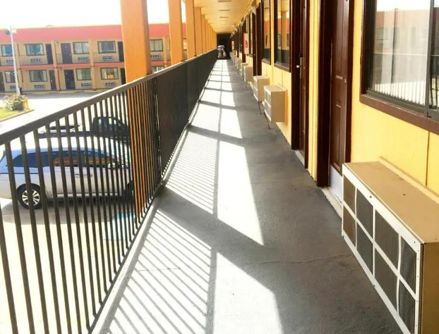 Executive Inn Express Delhi hotel detail image 4