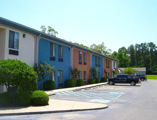 Americas Best Value Inn & Suites Bastrop hotel detail image 1
