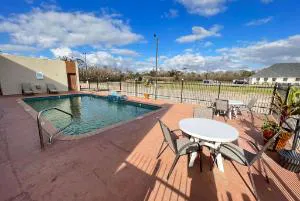 Days Inn by Wyndham Rayne/Crowley hotel detail image 3