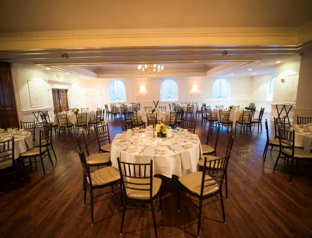 The Colonial Hotel hotel detail image 4