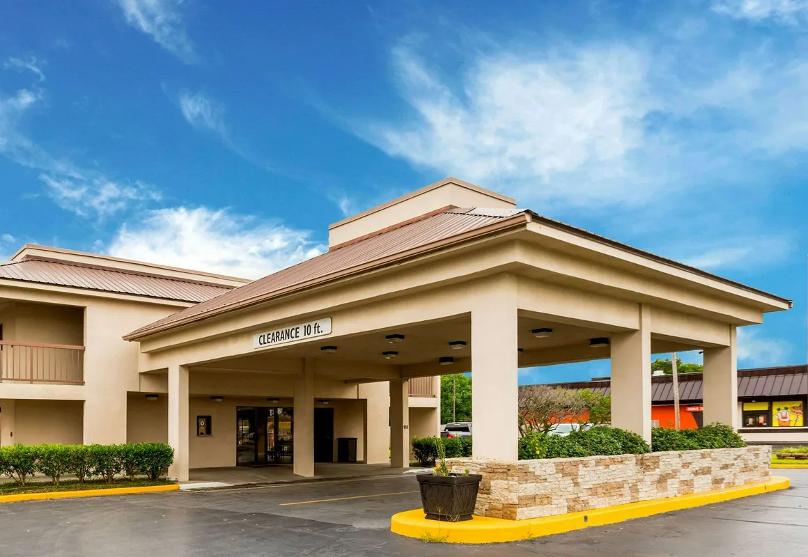 Quality Inn Indianola hotel hero