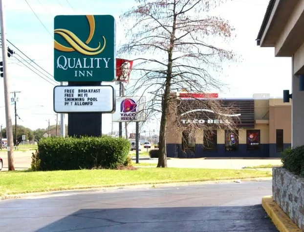 Quality Inn Indianola hotel detail image 1