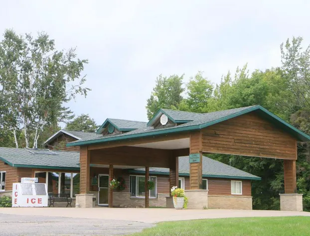 Econo Lodge Inn & Suites Munising Area hotel detail image 1