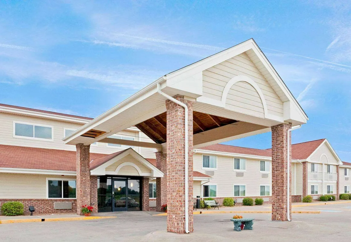 AmericInn by Wyndham Madison SD hotel hero