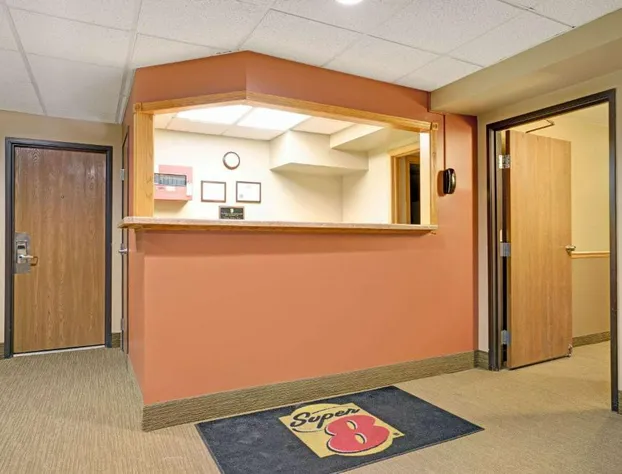 Super 8 by Wyndham Melrose hotel detail image 1