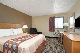 Super 8 by Wyndham Melrose hotel detail image 4