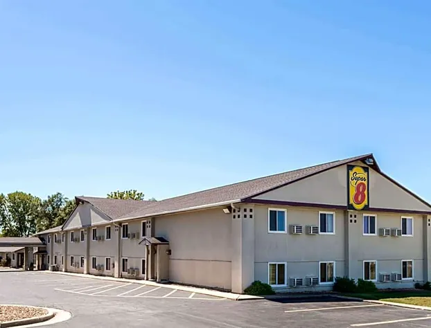 Super 8 by Wyndham Higginsville hotel detail image 1