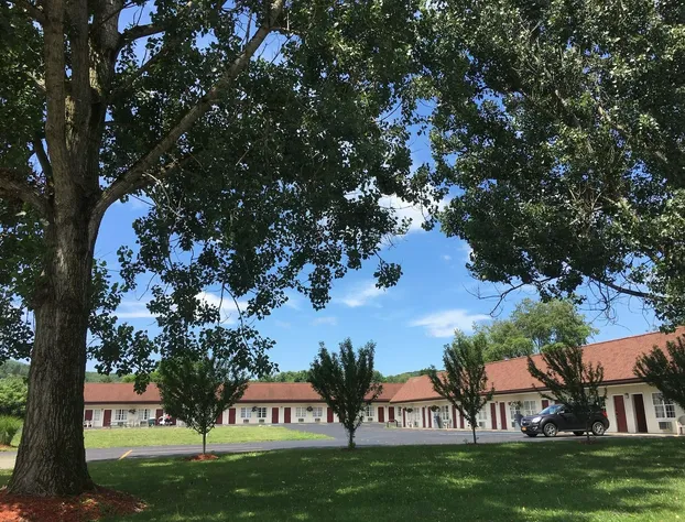 Red Carpet Inn and Suites Cooperstown hotel detail image 2