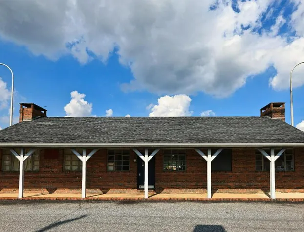 Budget Inn and Suites hotel detail image 3