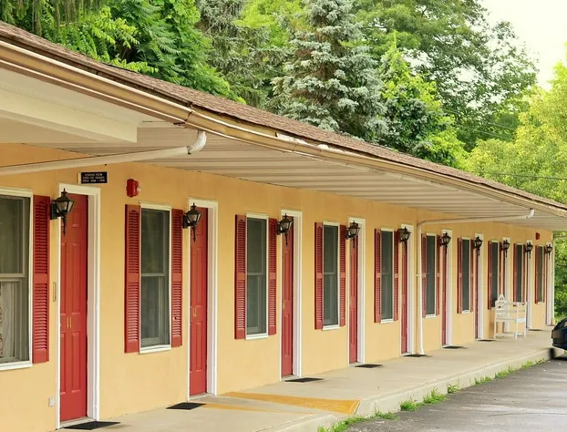 Holiday Motel hotel detail image 1