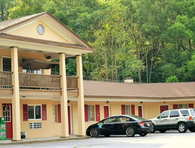 Holiday Motel hotel detail image 2