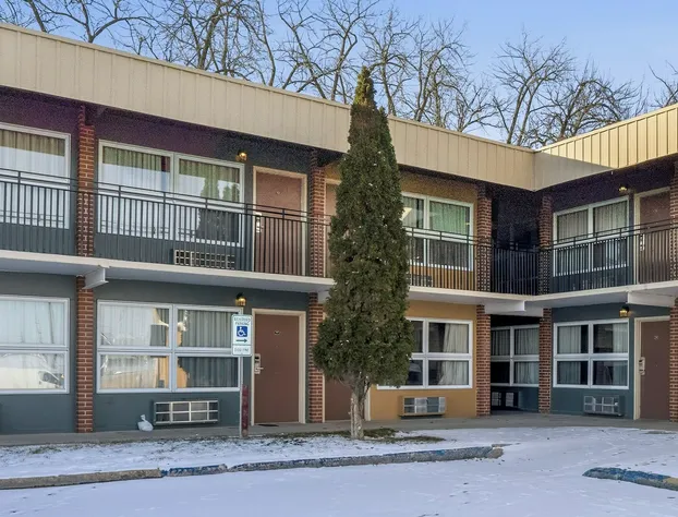 Devils Lake Inn By OYO Near Devils Lake Regional Airport hotel detail image 2