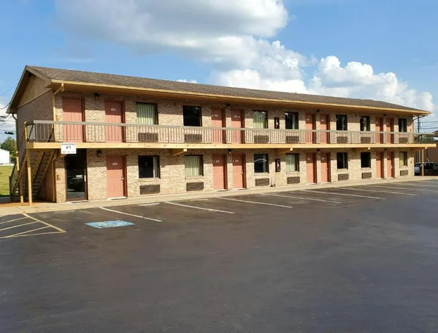 Americas Best Value Inn & Suites St. Marys hotel detail image 1