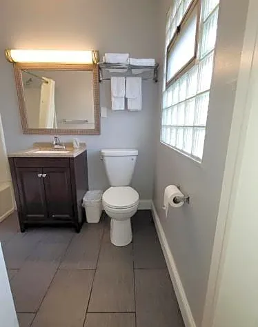 Four Season Motel hotel detail image 3