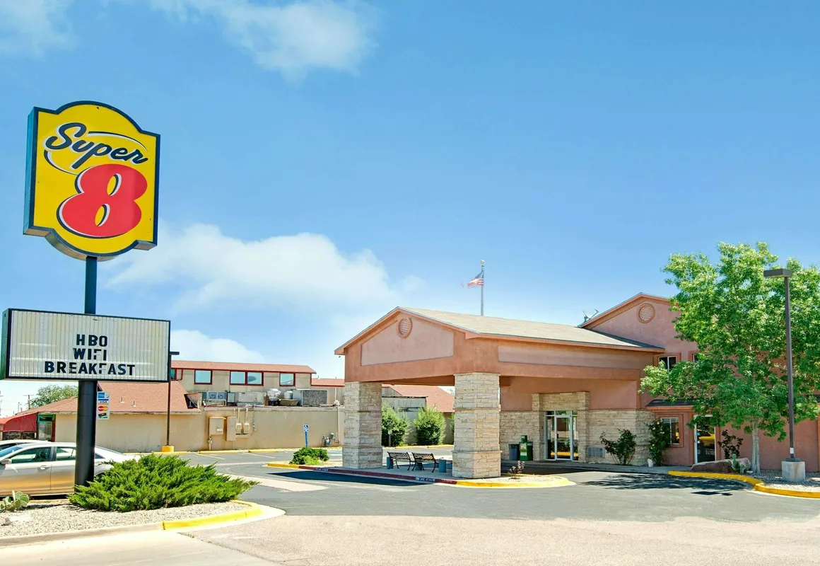 Super 8 by Wyndham Belen NM hotel hero