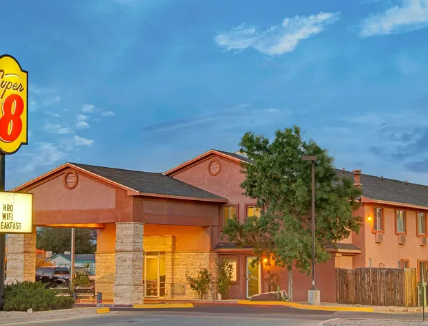 Super 8 by Wyndham Belen NM hotel detail image 1
