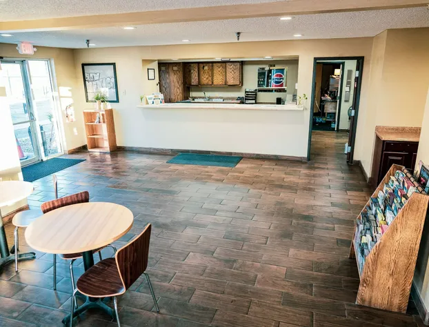 Super 8 by Wyndham Belen NM hotel detail image 2