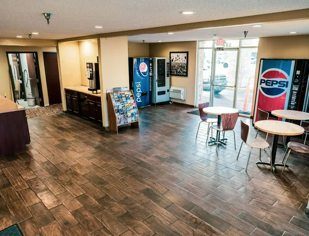 Super 8 by Wyndham Belen NM hotel detail image 3