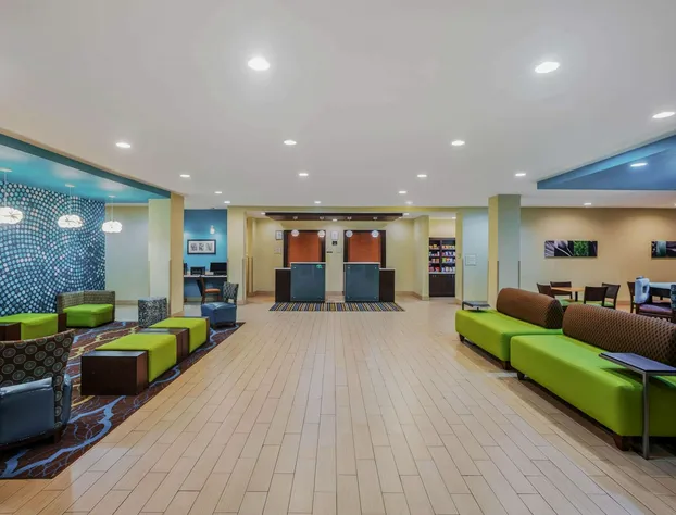 La Quinta Inn & Suites by Wyndham Beeville hotel detail image 2